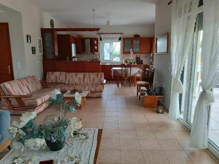 Villa Rania: Ευάερη Βίλα Με Θέα Τη Θάλασσα リクスリオン エクステリア 写真